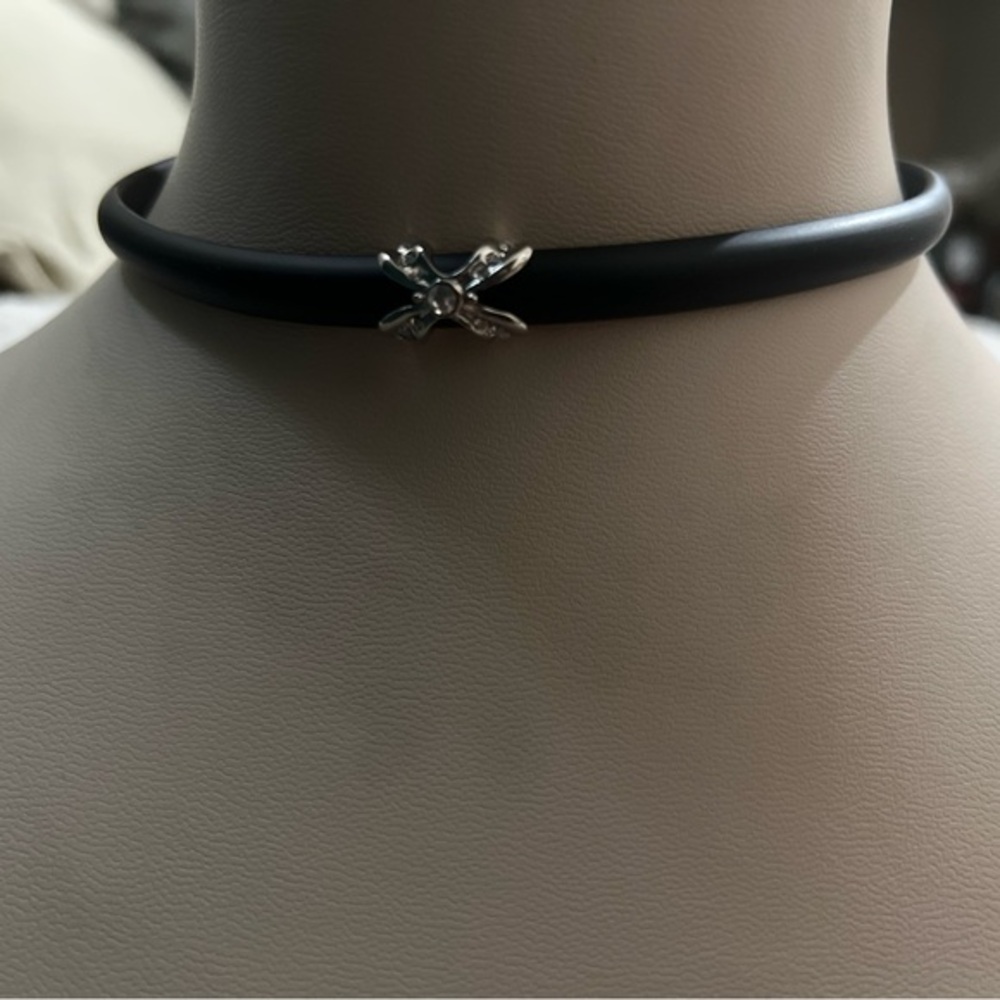 Sleek Black Choker Necklace with Silver Detail